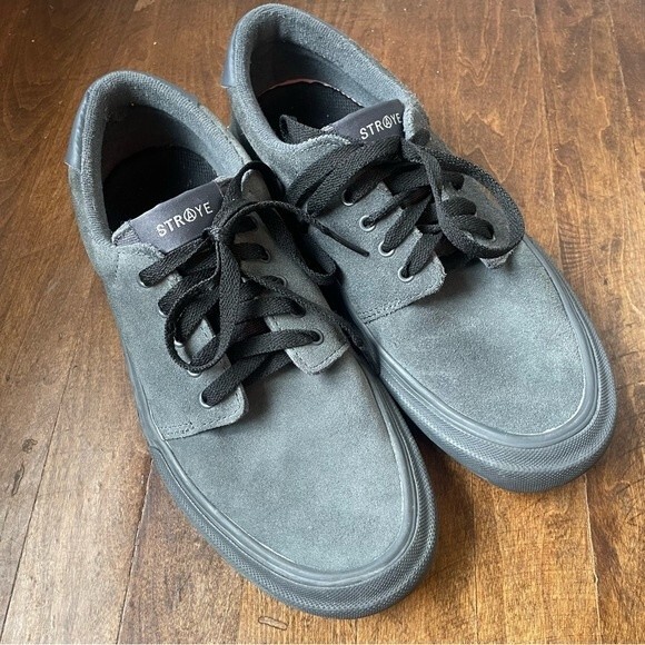 Straye Fairfax Carbon Suede Lo Top Skate Shoes, size 8 - Picture 1 of 15